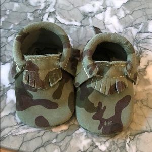 Basically New Freshly Picked Camo Baby Moccasins
